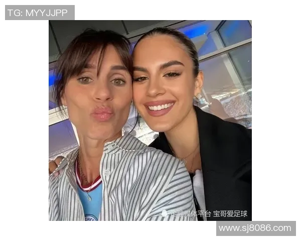 足球球星长袖睡衣舒适时尚休闲款式解析，穿出你的运动潮流风格